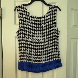 Black & White Houndstooth Shell with Blue Hem